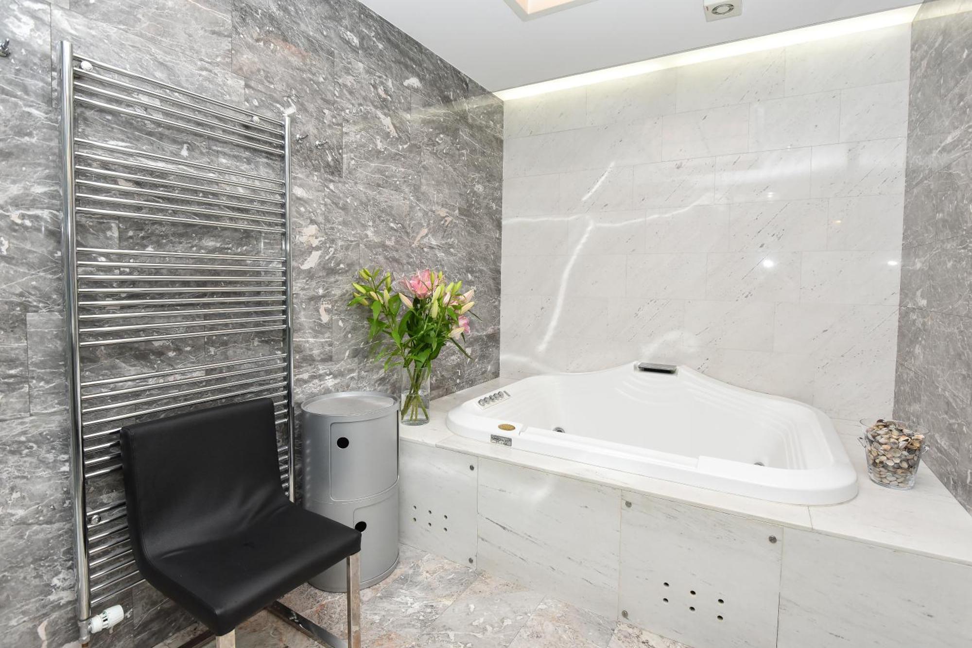 Neoclassical Luxury Apartment Ljubljana Dış mekan fotoğraf