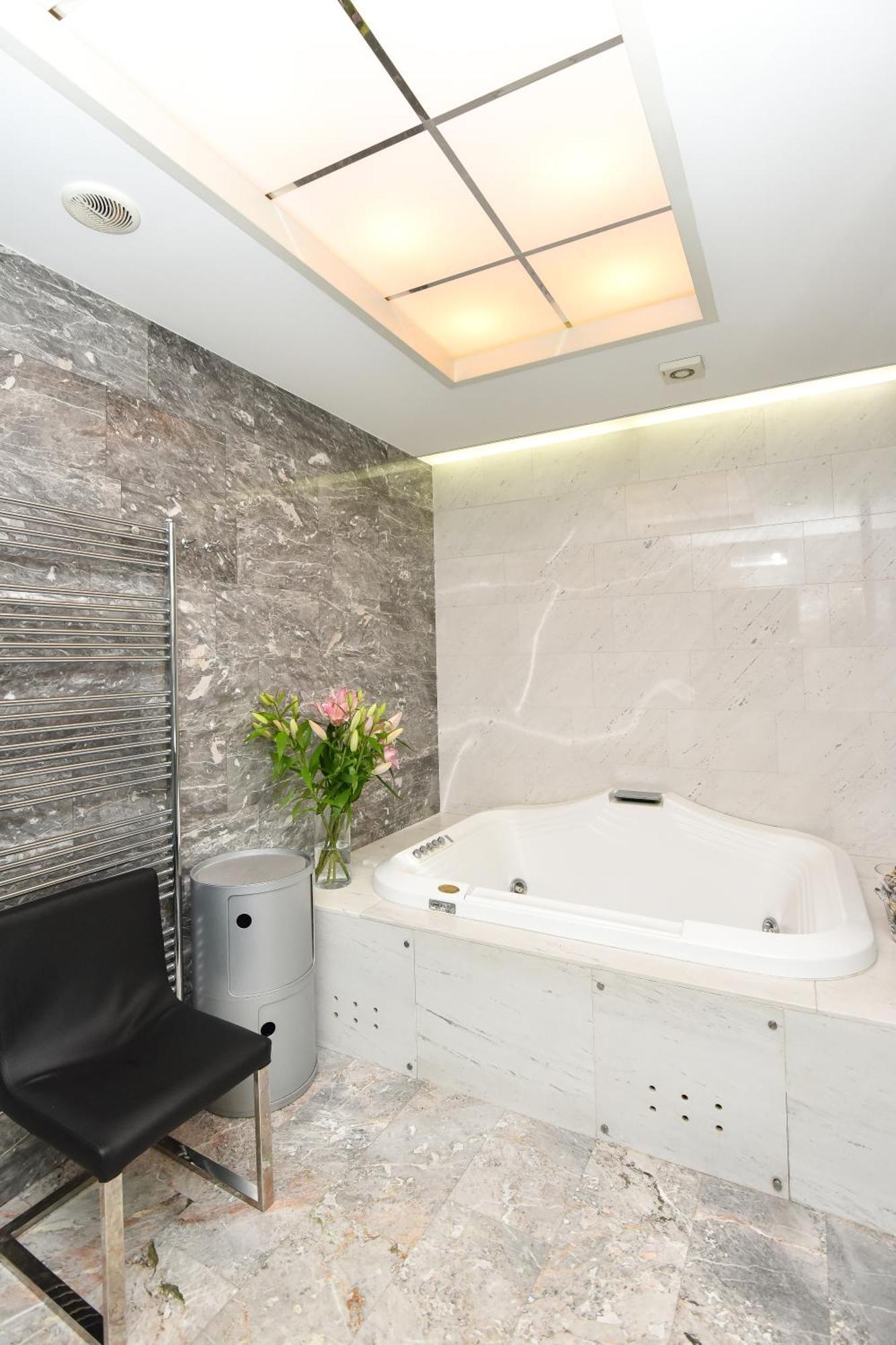 Neoclassical Luxury Apartment Ljubljana Dış mekan fotoğraf